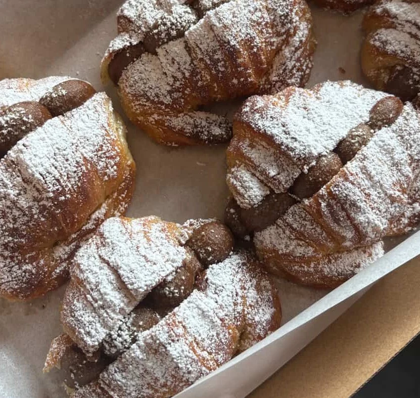 Dulce de leche medialunas